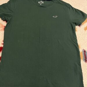 Hollister Men's Dark Green Tee